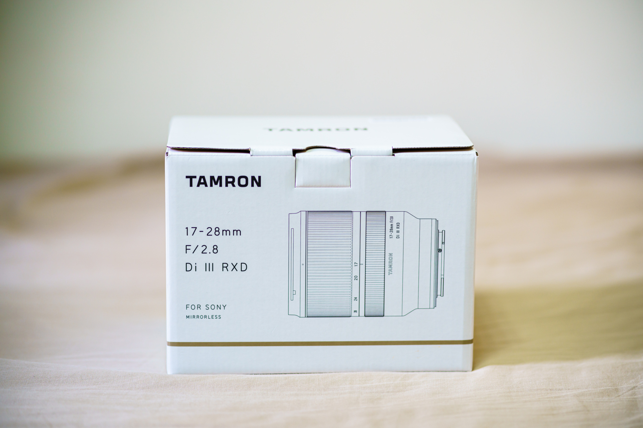 Tamron 17-28mm F2.8 A046