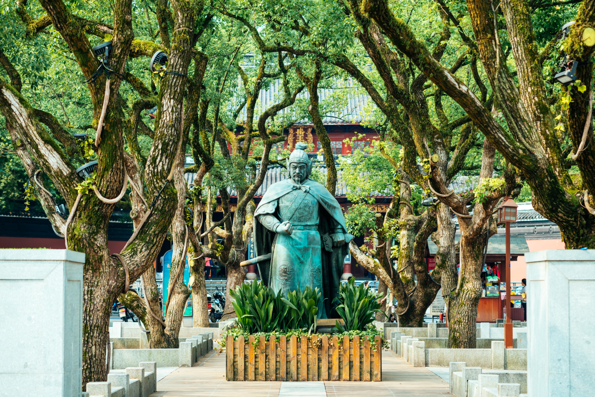 岳王廟
