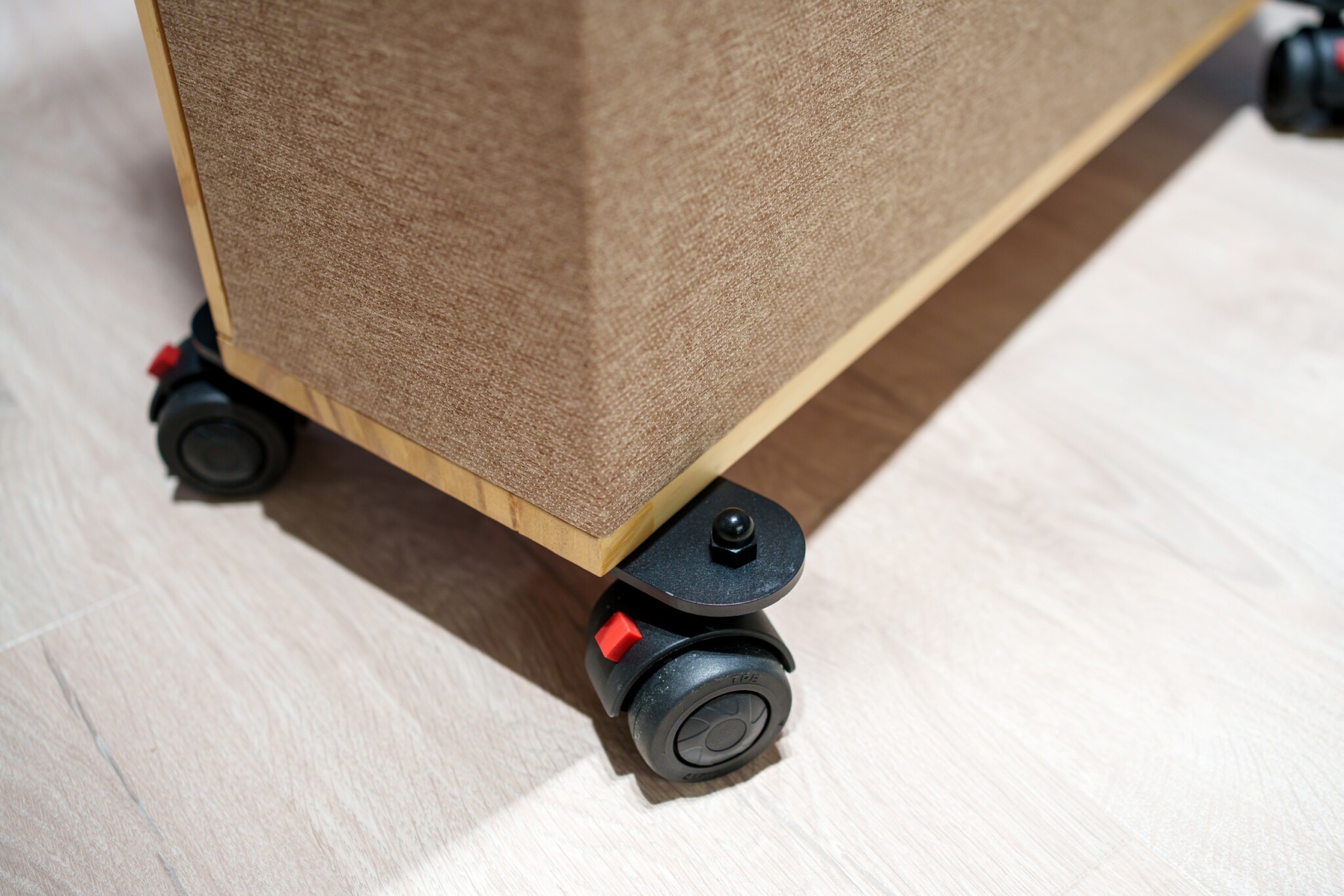 Mobile absorbers
